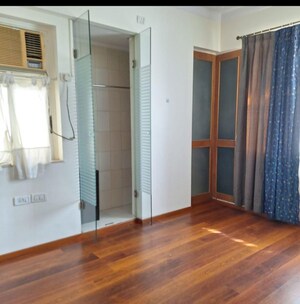 Room in 3.5 BHK Apartment at Hiranandani Glen Dale, Powai – for Rent