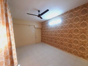 Room in 2 BHK Apartment at Anandtara Tarabai Park, Mundhwa – for Rent