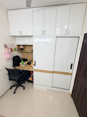 Team Area in 2 BHK Apartment at Amrapali Silicon City, Sector 76 – for Rent
