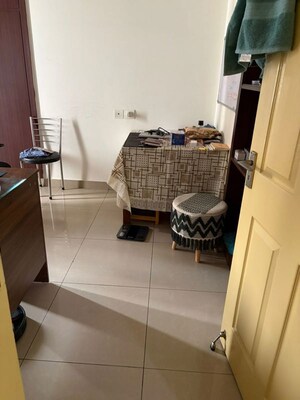 2 BHK Apartment For Rent in Amrapali Silicon City, Sector 76