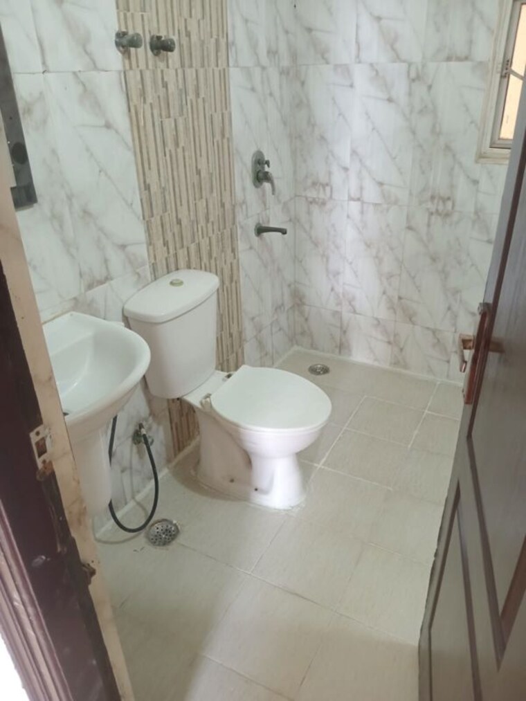 Bathroom, gardenia-golf-city 2 Bedroom 1150 Sq.Ft. Apartment In Sector 75 Noida 10489560