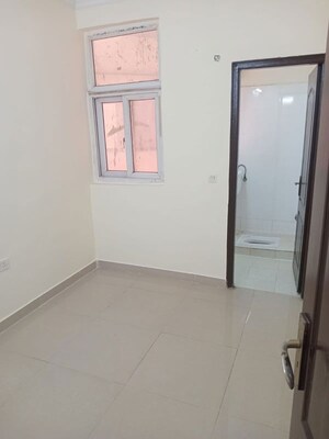 Room in 2 BHK Apartment at Gardenia Golf City, Sector 75 – for Rent
