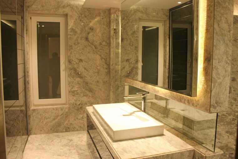 Attached Bathroom, safdarjung development area 4 Bedroom 460 Sq.Yd. Builder Floor In Safdarjung Development Area Delhi 10489564