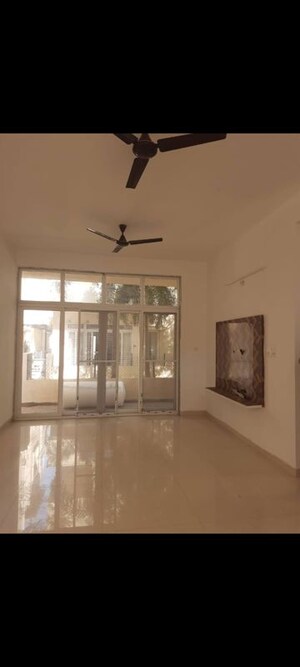 Room in  Villa at Radhey Sancia, Tellapur – for Rent