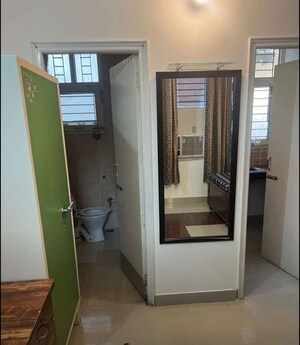 1 BHK Builder Floor For Rent in Sector 18