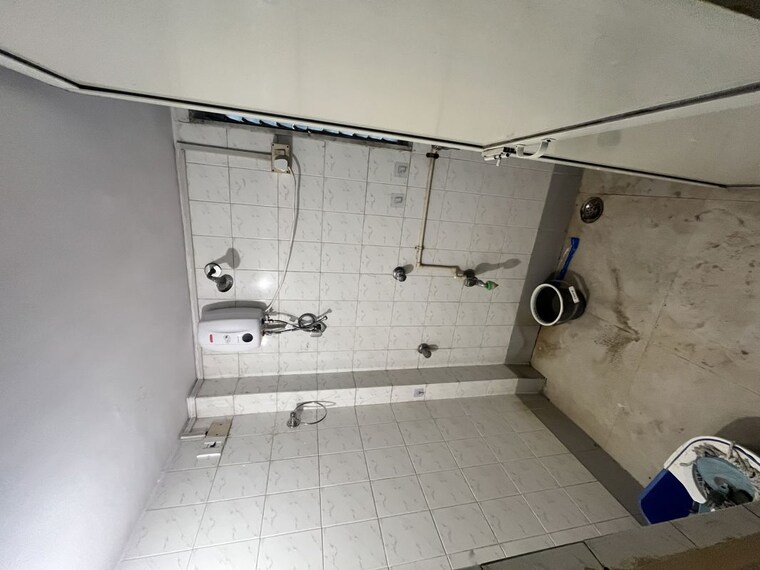 Bathroom, vasant-leela-apartment 2 Bedroom 650 Sq.Ft. Apartment In Ghodbunder Road Thane 10489599