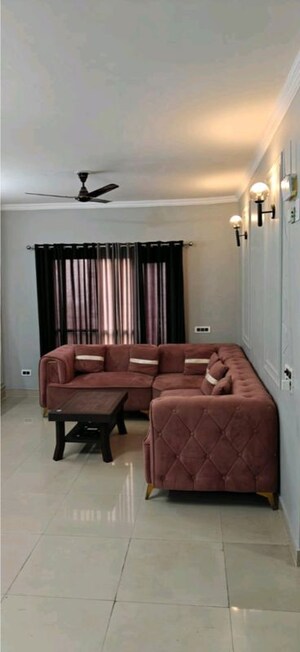 Team Area in 3 BHK Apartment at Golf Gardenia, Alpha Ii Greater Noida – for Rent