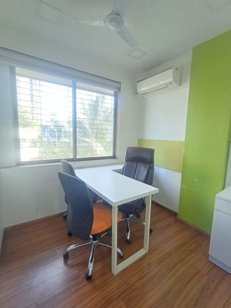 Team Area, knox-plaza Commercial Office Space 400 Sq.Ft. In Malad West Mumbai 10489732