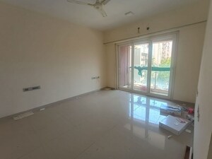 Room in 2 BHK Apartment at RNA Continental, Chembur – for Rent