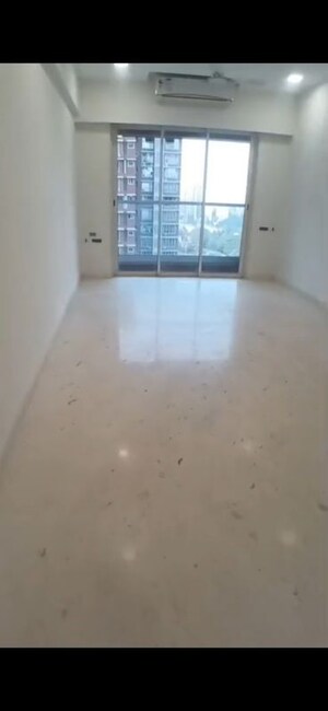 2.5 BHK Apartment For Rent in Ekta Tripolis, Goregaon West