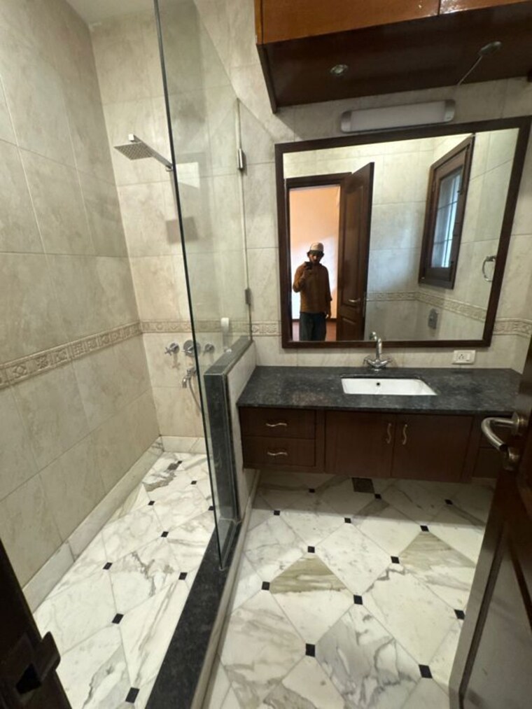 Kitchen, panchsheel park 4 Bedroom 500 Sq.Yd. Builder Floor In Panchsheel Park Delhi 10489799