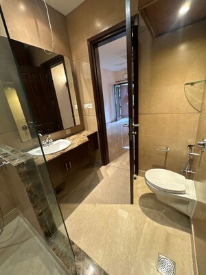 Team Area in 4 BHK Builder Floor at Panchsheel Park – for Rent