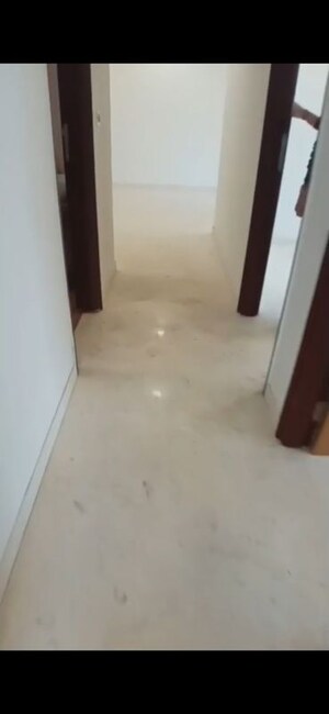 Room in 2.5 BHK Apartment at Ekta Tripolis, Goregaon West – for Rent
