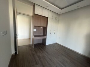 Room in 4 BHK Apartment at Rantalei – for Rent