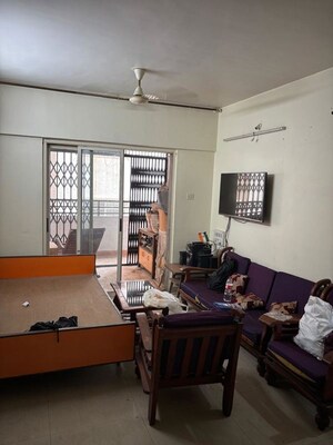 Team Area in 1 BHK Apartment at Mahalaxmi Vihar, Vishrantwadi – for Rent