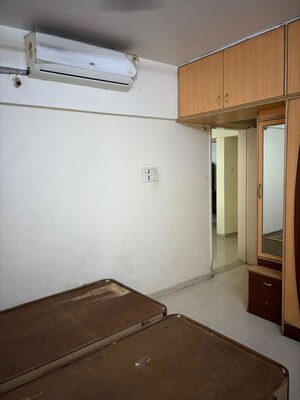 Room in 1 BHK Apartment at Mahalaxmi Vihar, Vishrantwadi – for Rent