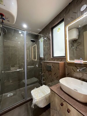 Team Area in 1 BHK Builder Floor at Sushant Lok I – for Rent