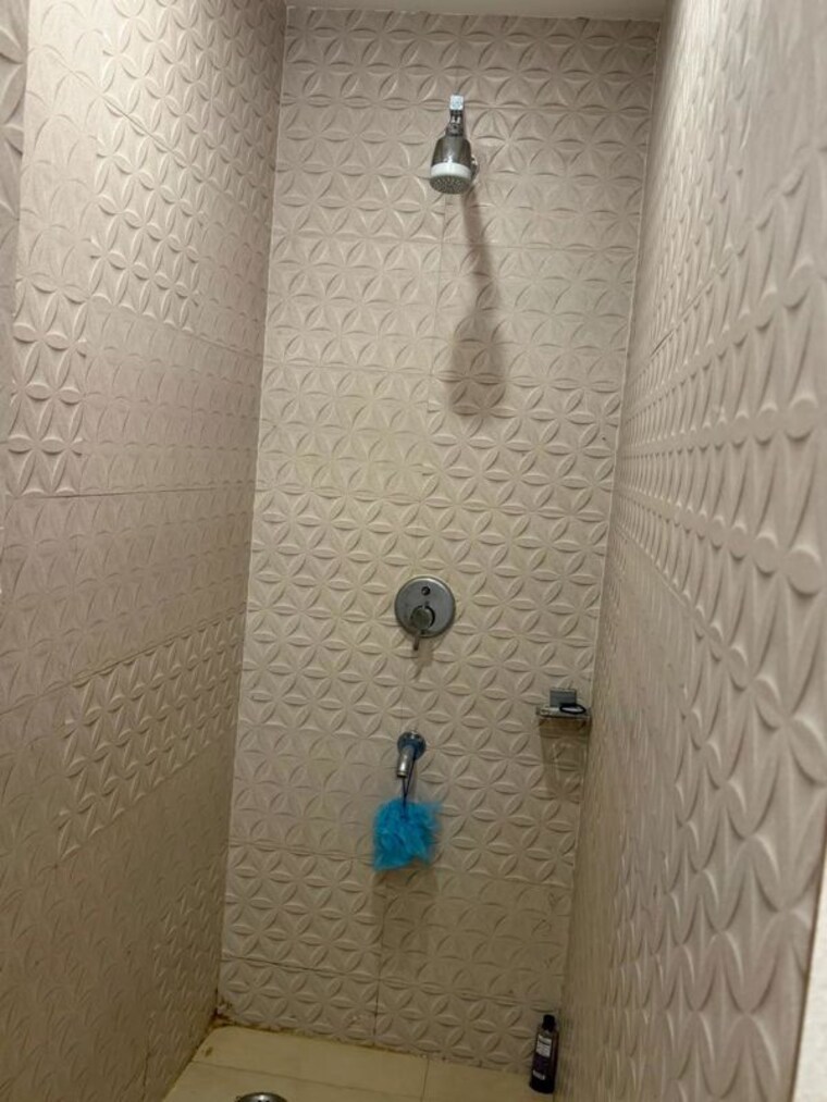 Bathroom, unitech-the-residences-sector-33 3 Bedroom 1750 Sq.Ft. Apartment In Sector 33 Gurgaon 10489924