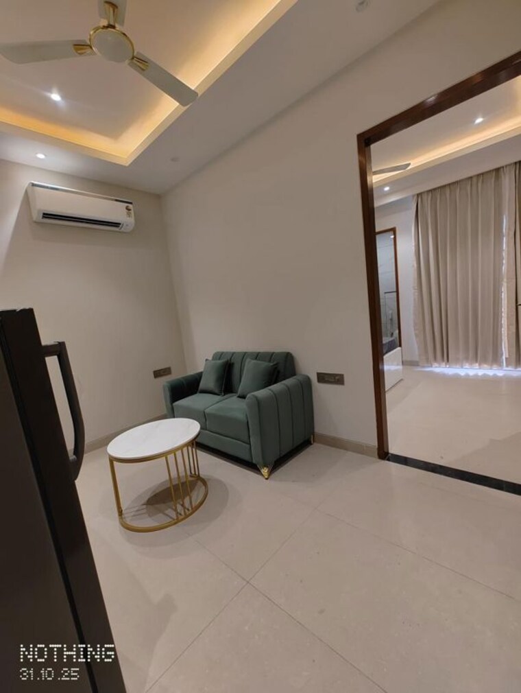 Living Room, indira colony 1 Bedroom 450 Sq.Ft. Builder Floor In Indira Colony Gurgaon 10489941
