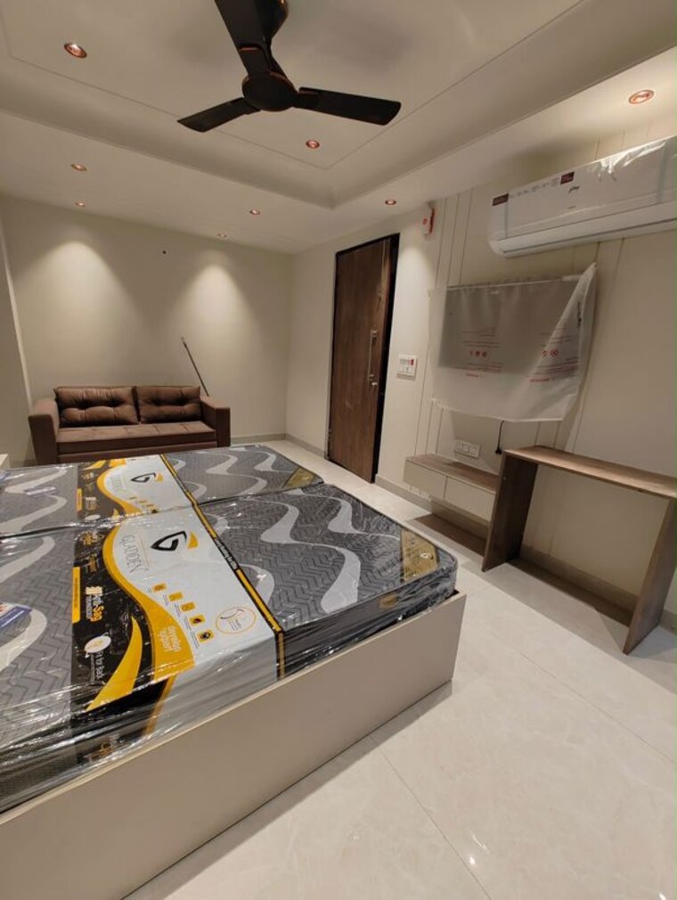 Team Area, ardee-mall Studio 800 Sq.Ft. Builder Floor In Sector 52 Gurgaon 10489962