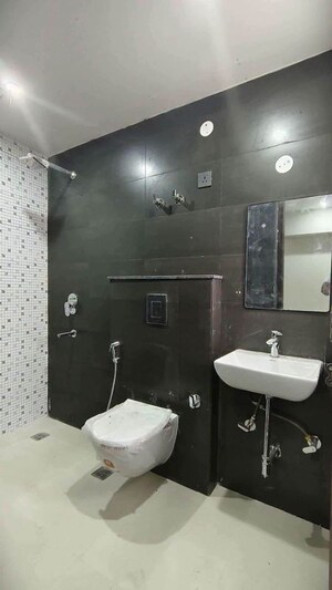 Team Area in 2 BHK Apartment at M3M Sky City, Sector 65 – for Rent