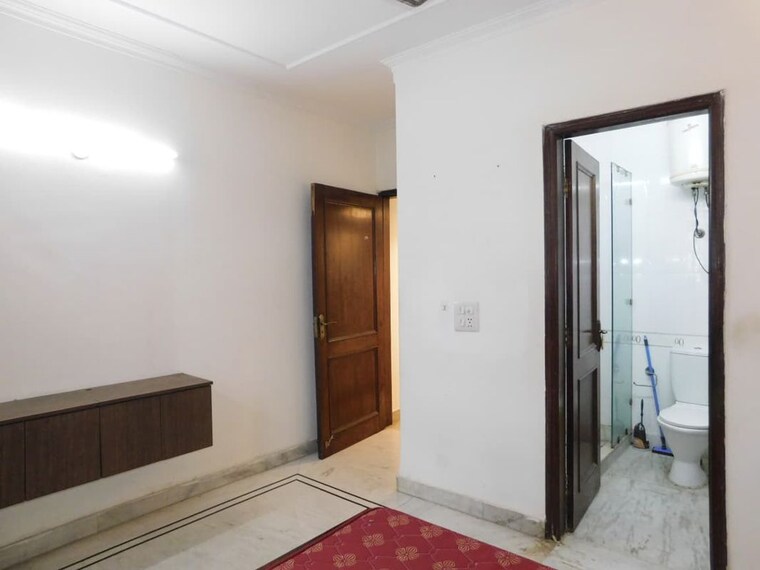 Room, green park extension 4 Bedroom 400 Sq.Yd. Apartment In Green Park Extension Delhi 10490007