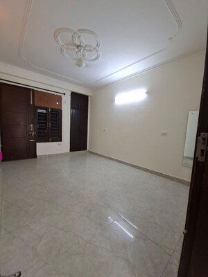 Room in 3 BHK Builder Floor at Chattarpur – for Rent