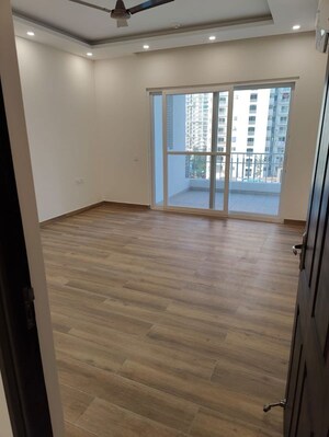 Room in 3.5 BHK Apartment at 3C Lotus 300, Sector 107 – for Rent