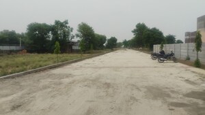   Plot at Dhoom Manikpur – for Sale