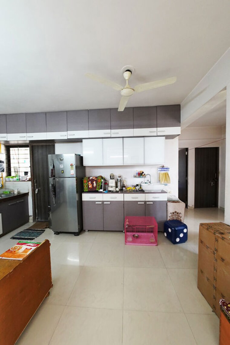 Kitchen, naranpura 3.5 Bedroom 195 Sq.Yd. Apartment In Naranpura Ahmedabad 10484330
