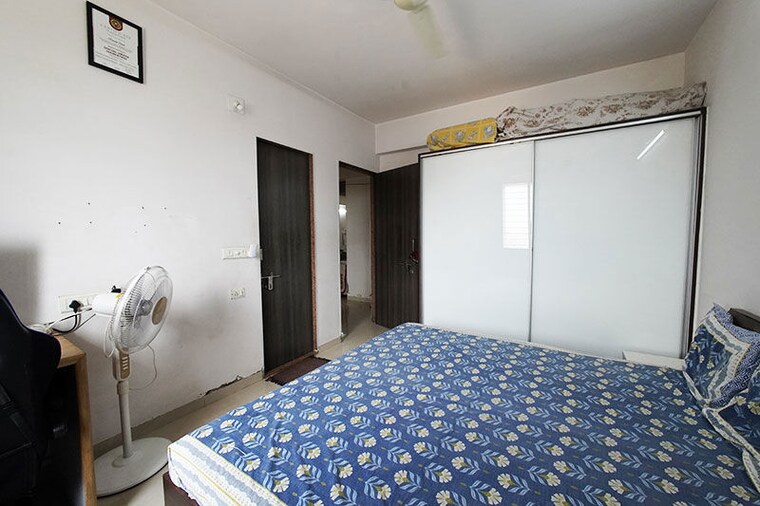 Bedroom, naranpura 3.5 Bedroom 195 Sq.Yd. Apartment In Naranpura Ahmedabad 10484330