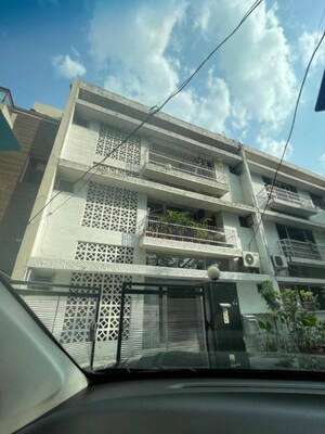 1 BHK Builder Floor For Rent in Sector 21