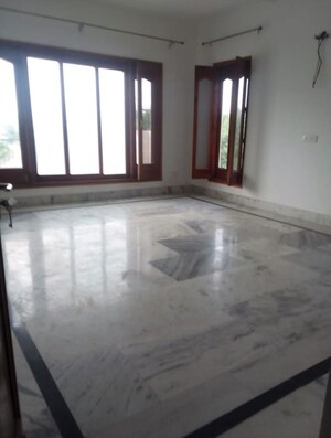 1 BHK Builder Floor For Rent in Sector 37