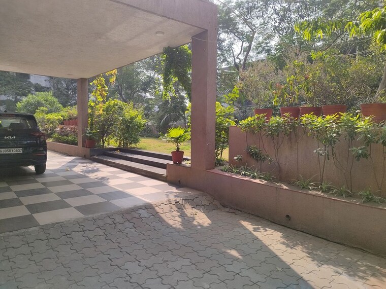 Balcony, vesu 5 Bedroom 3800 Sq.Ft. Penthouse In Vesu Surat 10490037