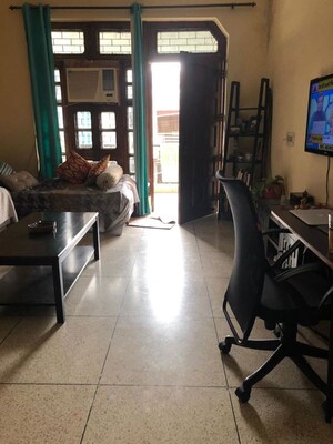 Gym in 2 BHK Builder Floor at Sector 14 – for Rent