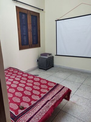 Bedroom in 2 BHK Builder Floor at Sector 14 – for Rent