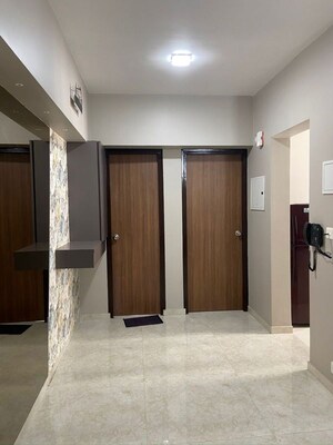 Room in 1 BHK Apartment at Lodha Amara, Kolshet Road – for Rent