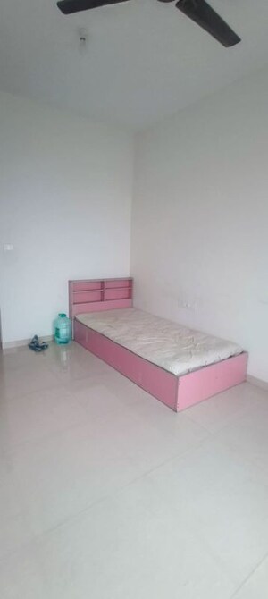 2 BHK Apartment For Rent in Kalpataru Paramount, Kapur Bawdi