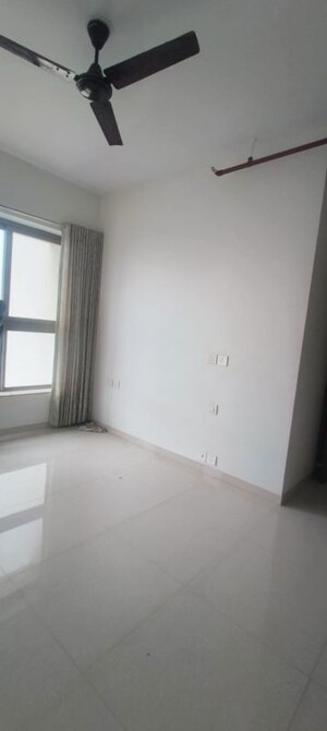 Living Room in 2 BHK Apartment at Kalpataru Paramount, Kapur Bawdi – for Rent