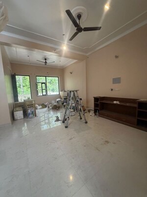 Room in 2 BHK Builder Floor at Sector 15 ii – for Rent