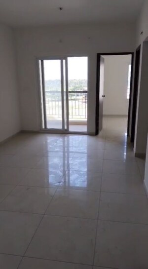 Room in 2 BHK Apartment at Sheth Zuri, Laxmi Nagar – for Sale