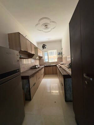 Kitchen in 4 BHK Builder Floor at DLF City Phase V, Dlf Phase V – for Rent