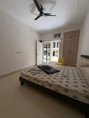 Bedroom in 4 BHK Builder Floor at DLF City Phase V, Dlf Phase V – for Rent