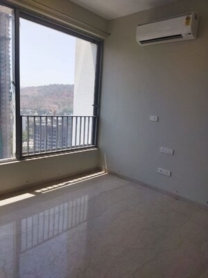 Room in 3 BHK Apartment at Oberoi Eternia, Mulund West – for Rent