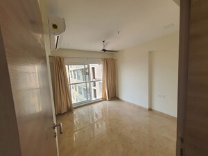 Room in 1 BHK Apartment at Srishti Harmony 3 Phase 1, Andheri East – for Rent