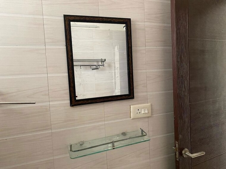 Attached Bathroom, vip road 2 Bedroom 1400 Sq.Ft. Apartment In Vip Road Zirakpur 10490275
