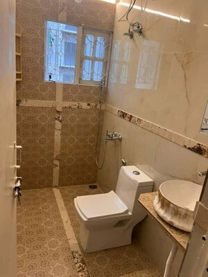Bathroom in 2 BHK Apartment at Frazer Town – for Rent