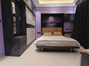 Furnished Amenities in 3 BHK Apartment at Albert Court, Richmond Town – for Rent