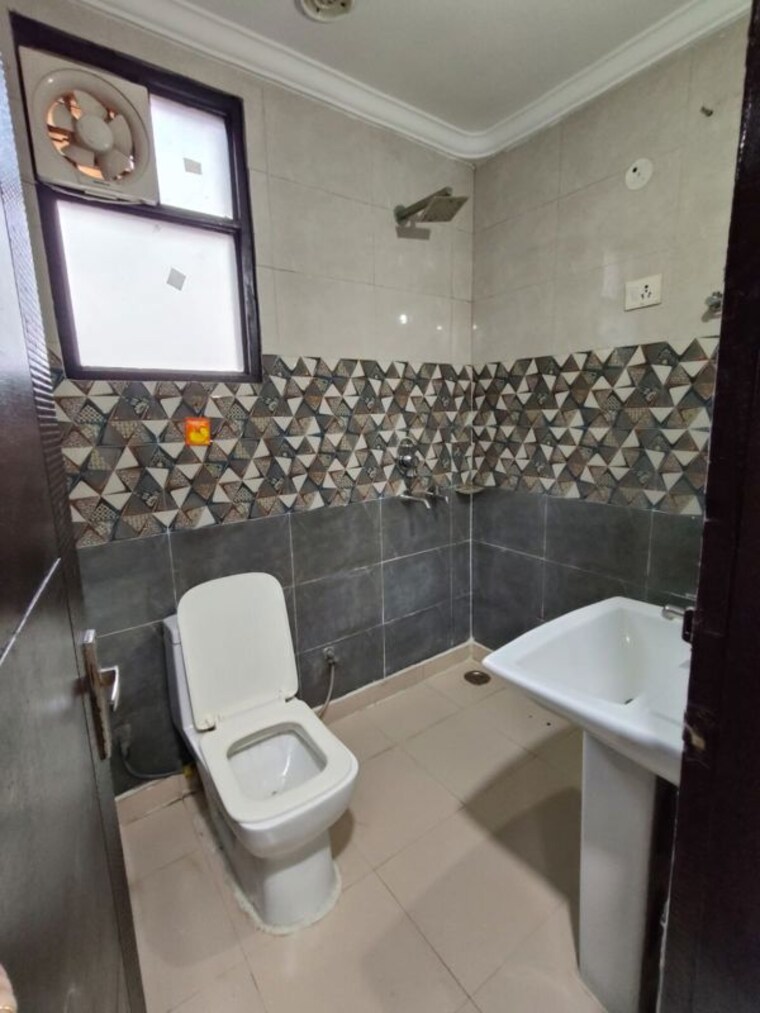 Team Area, green fields colony 4 Bedroom 2665 Sq.Ft. Builder Floor In Green Fields Colony Faridabad 10490339