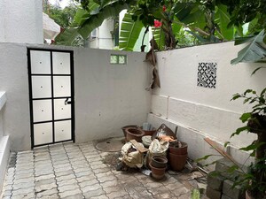 Parking in 1 BHK Apartment at HM Memphis, Richmond Town – for Rent